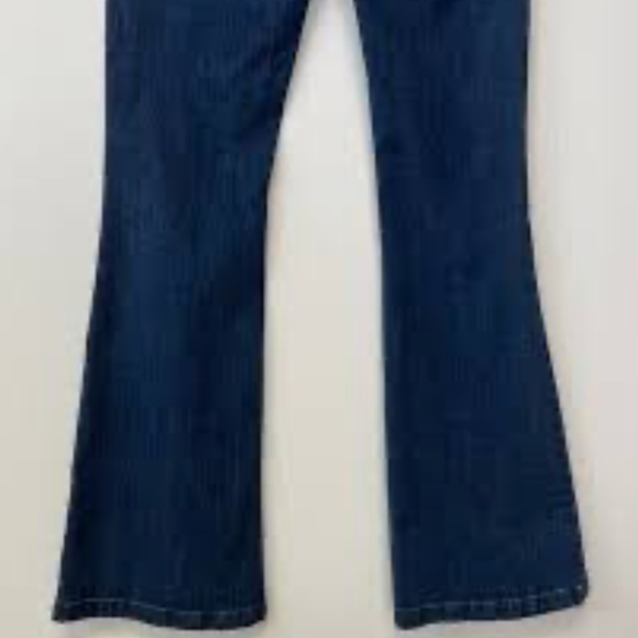 Brand New PILCRO CLEAN HIGH-RISE FLARE JEANS - Picture 10 of 11